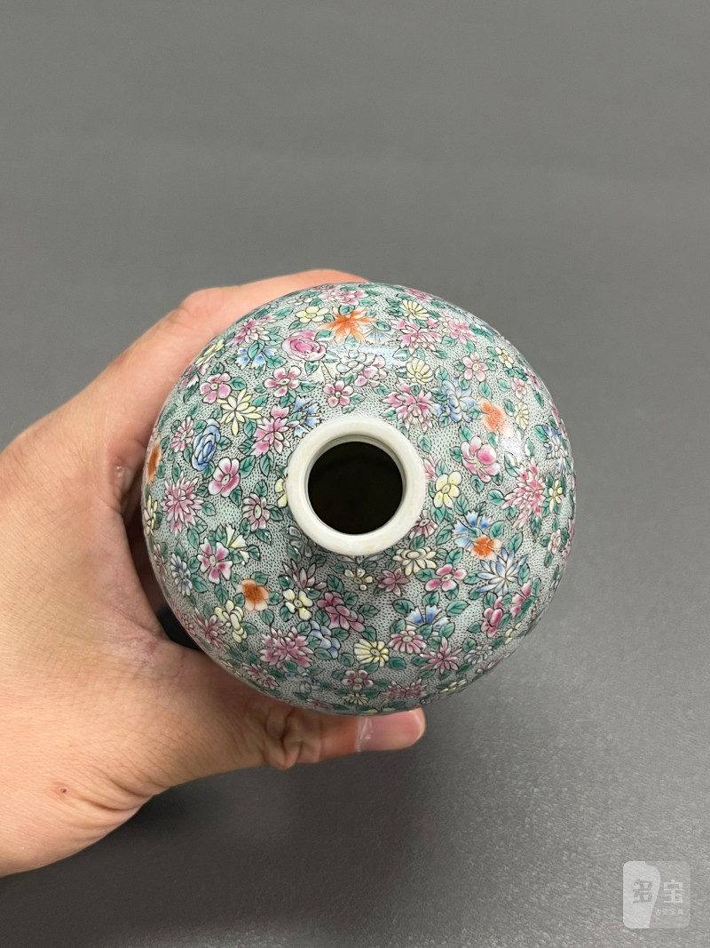 清晚期  粉彩“百花不落地”梅瓶 - 图8